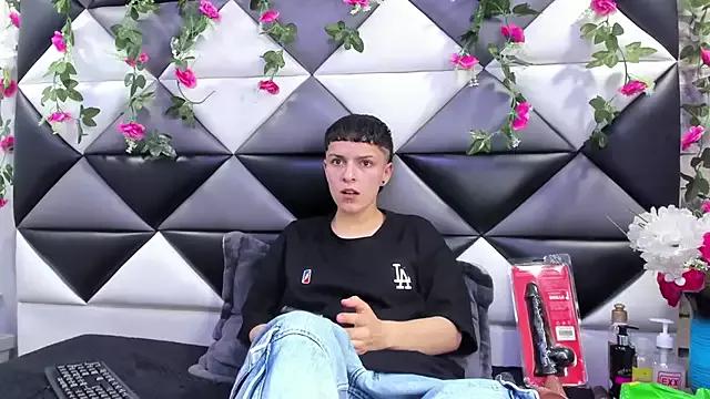 Customizable and immersive: Energize your taste buds and checkout our delicious choice of amateur cams liveshows with excited livestreamers getting their sweet physiques pounded with their beloved vibrating toys.