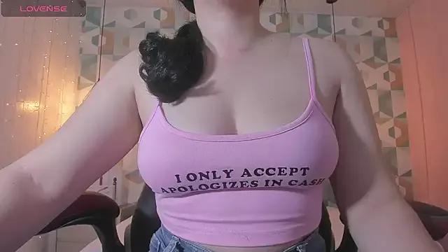 megancero from StripChat is Freechat