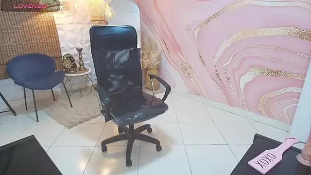 Customizable and immersive: Energize your taste buds and checkout our delicious choice of amateur cams liveshows with excited livestreamers getting their sweet physiques pounded with their beloved vibrating toys.