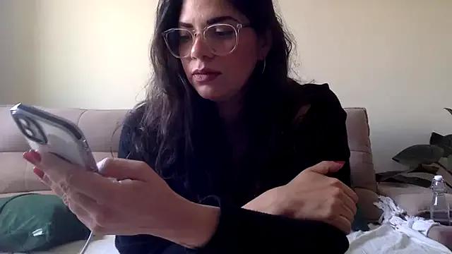 Melissa_Noir from StripChat is Freechat
