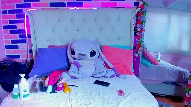 Customizable and immersive: Energize your taste buds and checkout our delicious choice of amateur cams liveshows with excited livestreamers getting their sweet physiques pounded with their beloved vibrating toys.