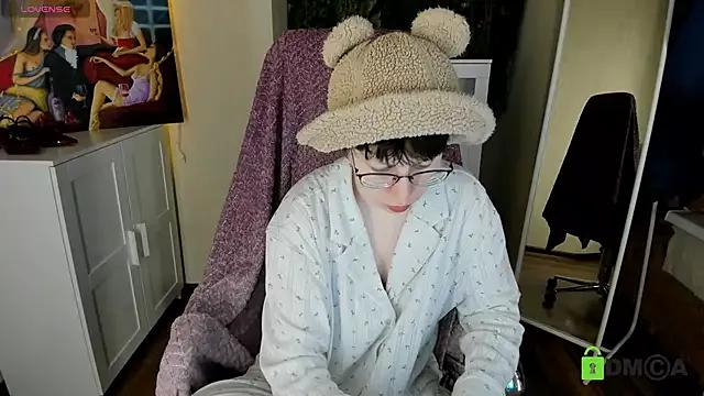 Customizable and immersive: Energize your taste buds and checkout our delicious choice of amateur cams liveshows with excited livestreamers getting their sweet physiques pounded with their beloved vibrating toys.