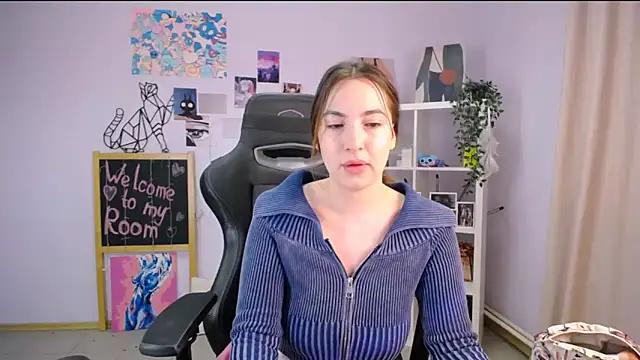 Customizable and immersive: Energize your taste buds and checkout our delicious choice of amateur cams liveshows with excited livestreamers getting their sweet physiques pounded with their beloved vibrating toys.