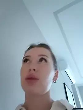 MelissaPinkiss from StripChat is Freechat