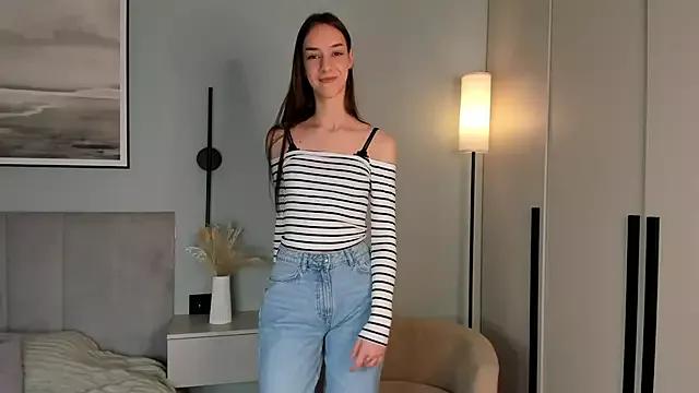 MelitaZmijewski from StripChat is Freechat