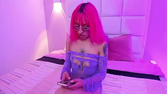Mera_Robert from StripChat is Freechat