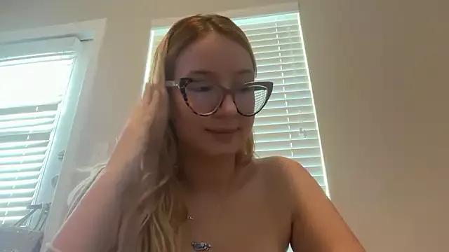Mermaid-hana from StripChat is Freechat