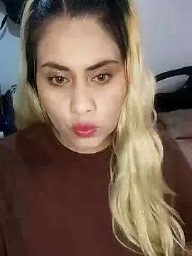 Mia_queenOfBlowjob from StripChat is Freechat