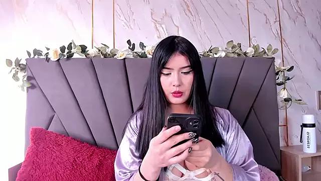 Mia_Woodss from StripChat is Freechat