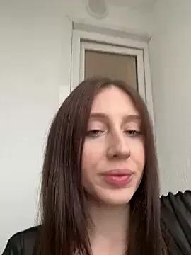 MiaaLoveeee from StripChat is Freechat