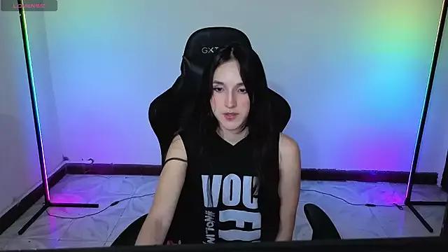 MiaLozanox from StripChat is Freechat