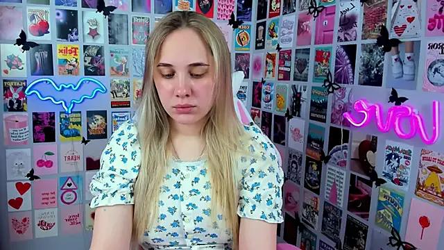 MiaMilas from StripChat