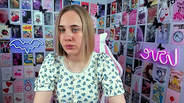 MiaMilas from StripChat