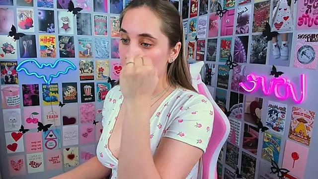 MiaMilas from StripChat