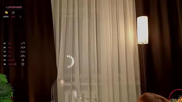 MiaSkyKiss from StripChat is Freechat