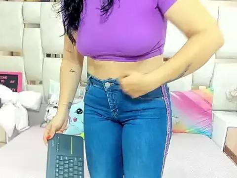 Customizable and immersive: Energize your taste buds and checkout our delicious choice of amateur cams liveshows with excited livestreamers getting their sweet physiques pounded with their beloved vibrating toys.