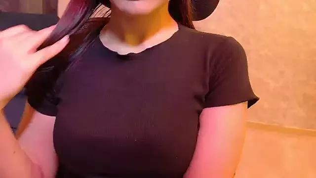 MidnightFlame from StripChat is Freechat