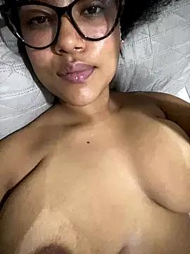 miiabrown18 from StripChat is Freechat