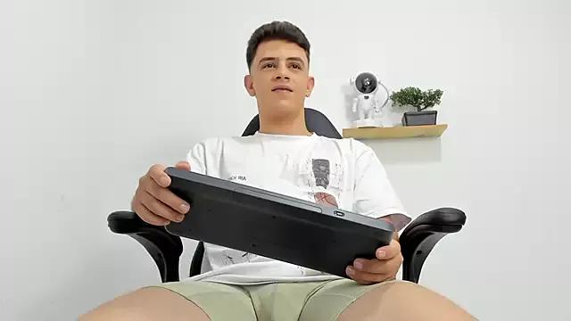 Mikecooper from StripChat is Freechat