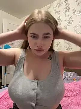 Milana_mil from StripChat is Freechat