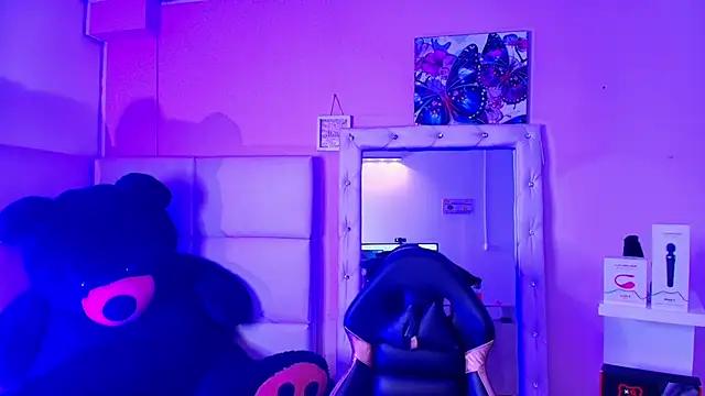 Customizable and immersive: Energize your taste buds and checkout our delicious choice of amateur cams liveshows with excited livestreamers getting their sweet physiques pounded with their beloved vibrating toys.