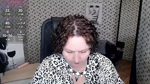 milf_hornys from StripChat is Freechat