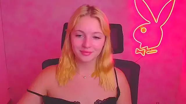 Milka_kiss_ from StripChat is Freechat