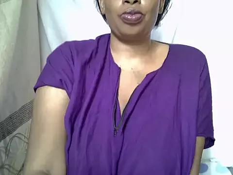 milky_mom from StripChat is Freechat