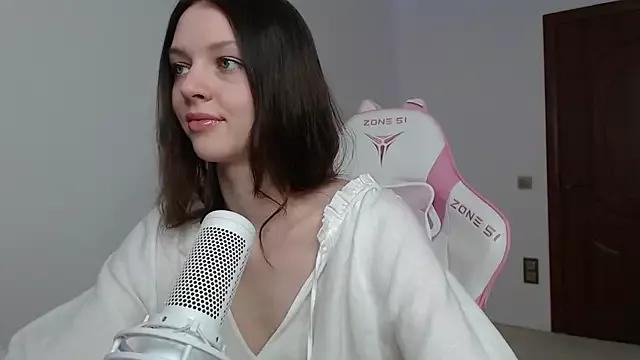 MillanaRush from StripChat is Freechat
