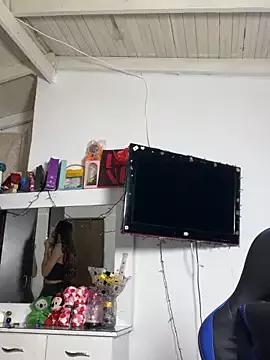 Milleradhara24 from StripChat is Freechat