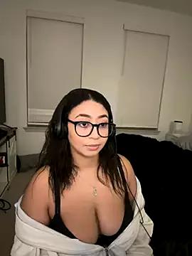 Customizable and immersive: Energize your taste buds and checkout our delicious choice of amateur cams liveshows with excited livestreamers getting their sweet physiques pounded with their beloved vibrating toys.