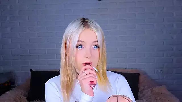 minigirl from StripChat is Freechat