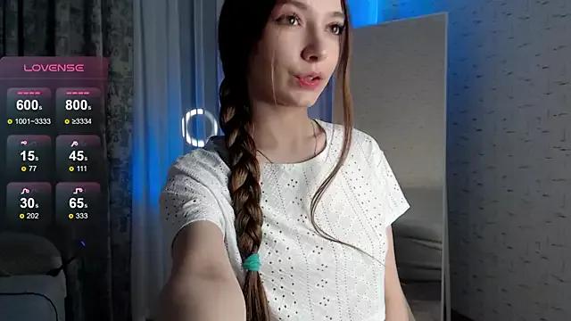 miragge_ from StripChat is Freechat