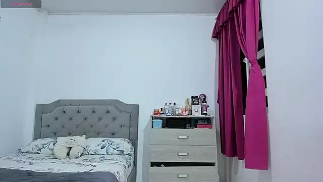 miss_julianaa from StripChat is Freechat