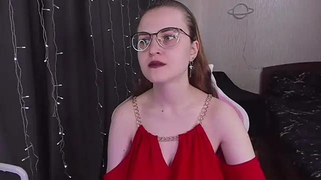 MissBrightShine from StripChat