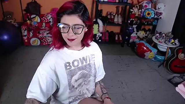 MissMiia2 from StripChat