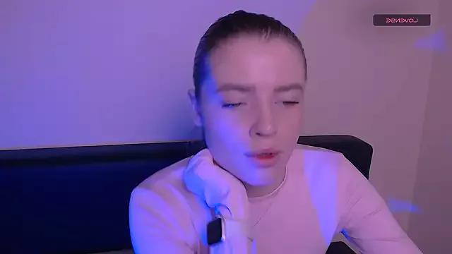 MissOliviaa_ from StripChat is Freechat