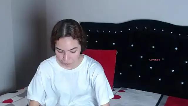 Missy_SweetBell from StripChat is Freechat