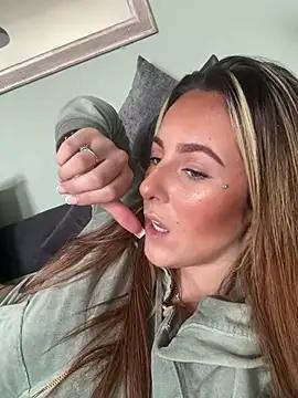 Photos of Missyemily from StripChat is Freechat