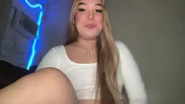 MistressOf_Americaxxx from StripChat is Freechat