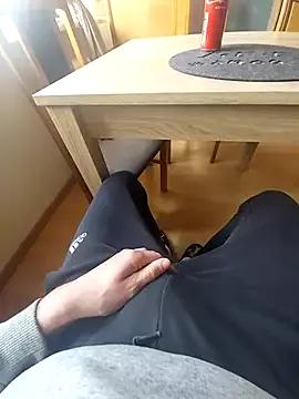 Photos of MlodyDres from StripChat is Freechat