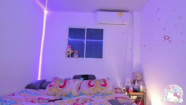 MollyG18 from StripChat is Freechat
