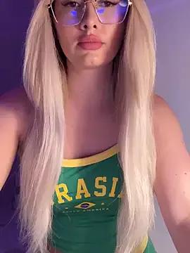 mollyxxx from StripChat is Freechat