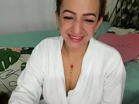 Customizable and immersive: Energize your taste buds and checkout our delicious choice of amateur cams liveshows with excited livestreamers getting their sweet physiques pounded with their beloved vibrating toys.