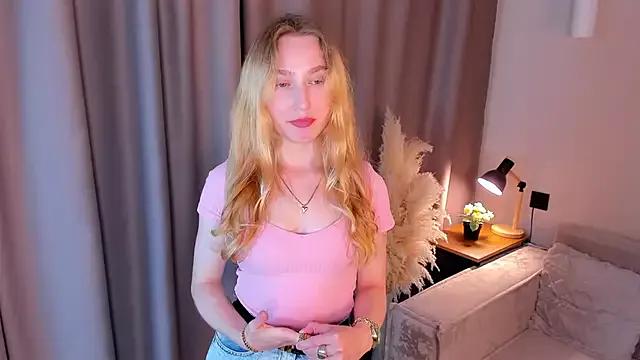 MonikaGreens from StripChat is Freechat