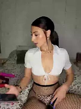 Customizable and immersive: Energize your taste buds and checkout our delicious choice of amateur cams liveshows with excited livestreamers getting their sweet physiques pounded with their beloved vibrating toys.