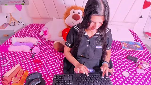 Customizable and immersive: Energize your taste buds and checkout our delicious choice of amateur cams liveshows with excited livestreamers getting their sweet physiques pounded with their beloved vibrating toys.