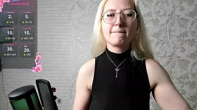 MorryganWoods from StripChat is Freechat