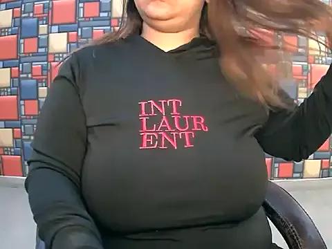 mrymlove from StripChat is Freechat