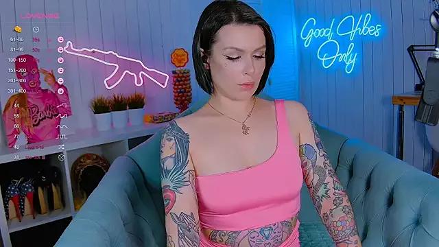 Customizable and immersive: Energize your taste buds and checkout our delicious choice of amateur cams liveshows with excited livestreamers getting their sweet physiques pounded with their beloved vibrating toys.